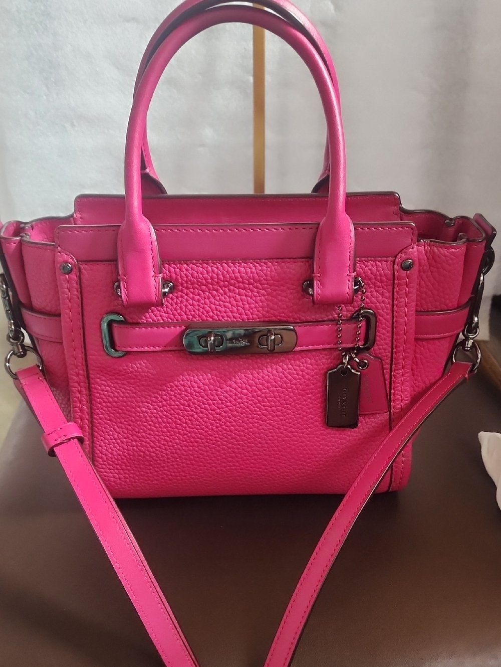 Coach Mini Swagger Crossbody/hand Bag Euc W/ 2 Original Tags - Picture 3 of 17